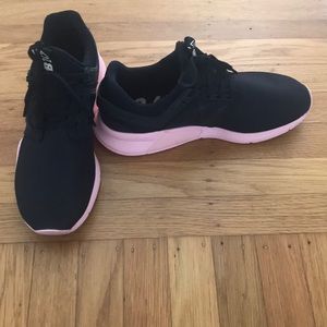 New balance trainers with pink sole